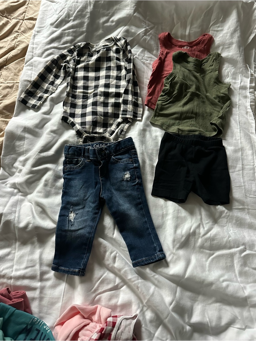 Old Navy Baby Lot 12-18m  plus cat and Jack Jeans 12m